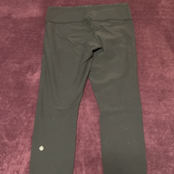 Lulu lemon black leggings-Size 8 - Picture 6 of 6